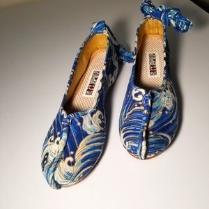 Jimmy Yoo Blue Embroidered Wave Ankle Strap Flat Size 7 NIB